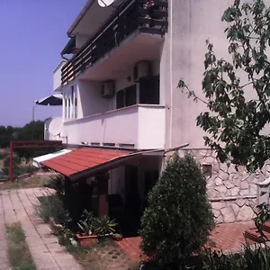 https://apartman-mirko-pula.pula-hotels.org